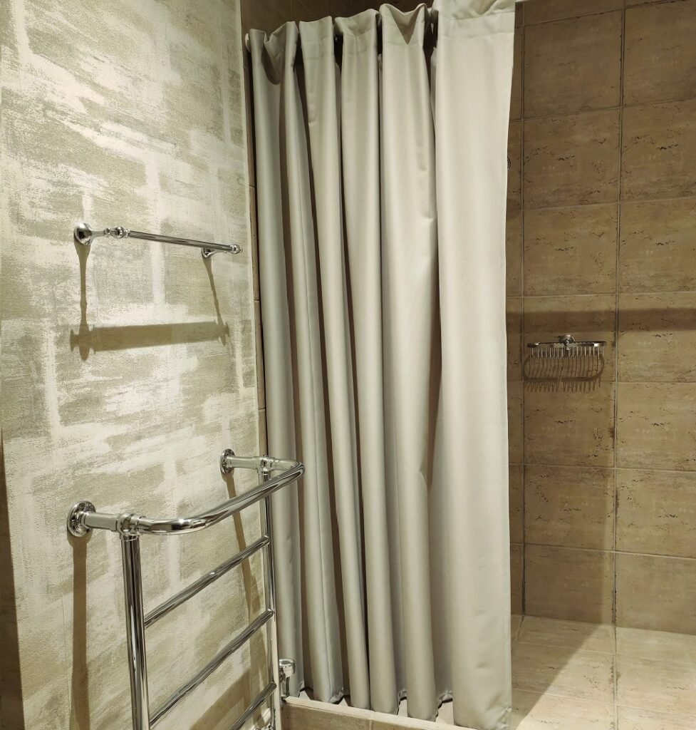 Dušo ir vonios užuolaida storo audinio impregnuotas žalsva spalva