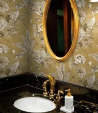 CH30905 Prabangus tapaetas vonios kambaryje gerves aukso atspalvis