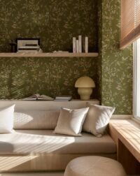 Augalinio motyvo tapetai svetainėje (2)