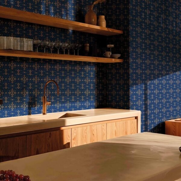 C00012 mėlynas tapetas smulkus raštas bambuko pynimas