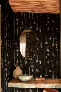 C00024 juodas tepetas Ispaniški motyvai