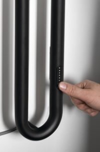 Matinis juodas rankšluoščių džiovintuvas Duopasso dvigubas medis er330 tenas