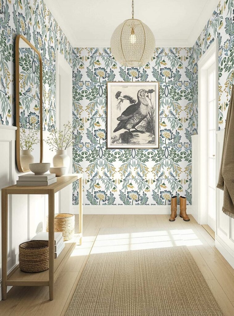 Provanso prieškambario interjeras su tapetais Wallquest