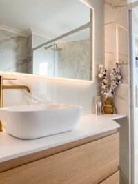 Veidrodis su LED apšvietimu voniai Ledimex Boston 120x80 interjere