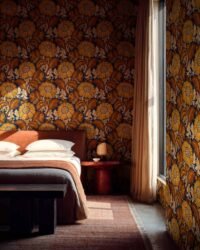 Ryškių spalvų retro tapetai miegamajame Coordone Ispanija D00105